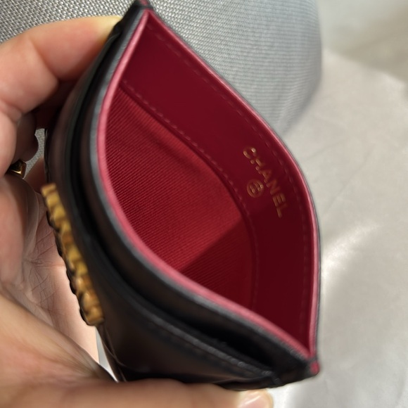 CHANEL Lambskin Quilted Chanel 19 Card Holder in Black - Picture 7 of 17